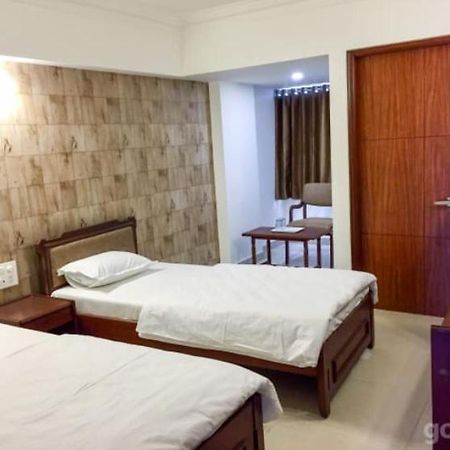 Hotel Apex Ahmedabad Buitenkant foto