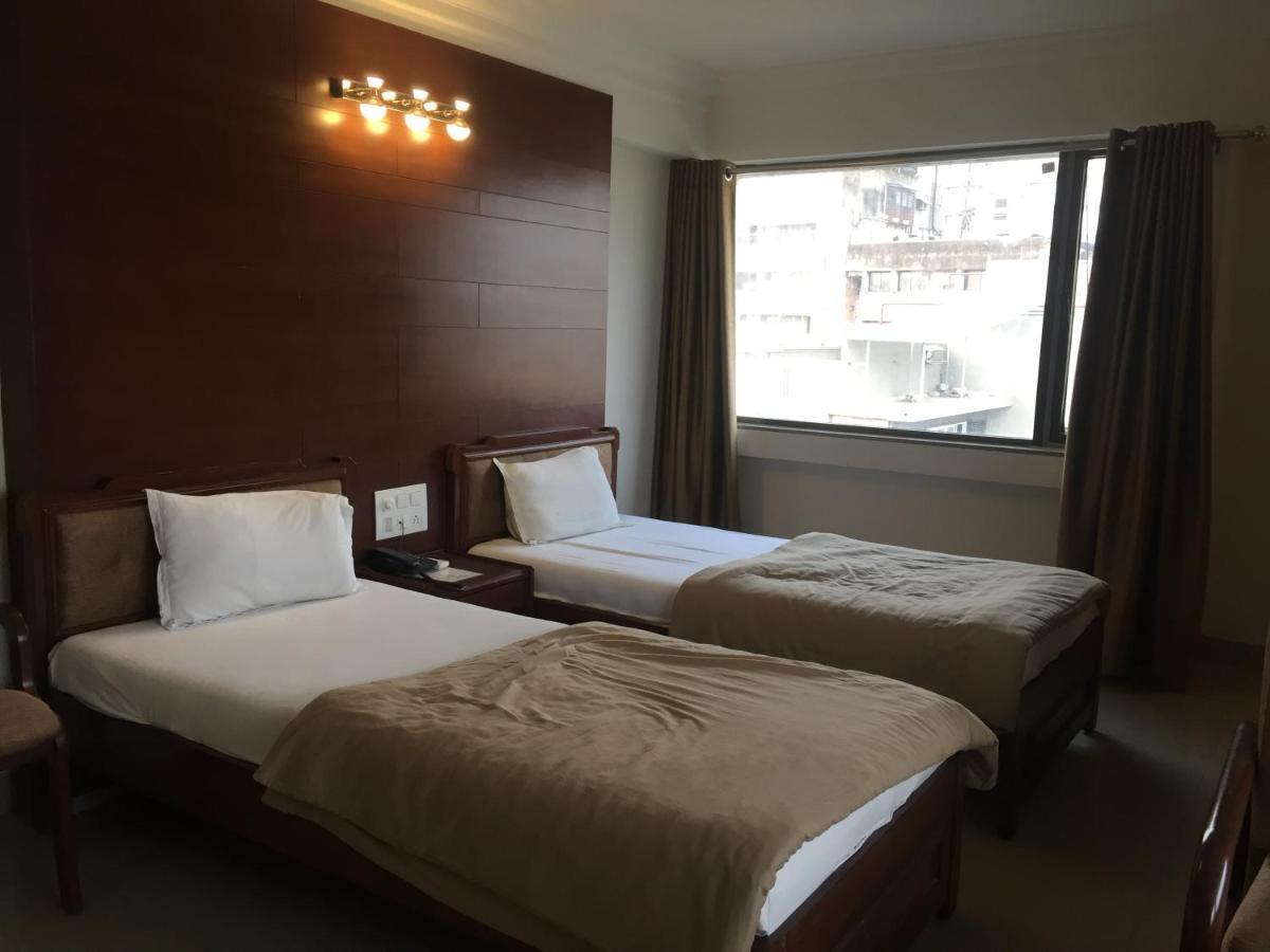 Hotel Apex Ahmedabad Buitenkant foto