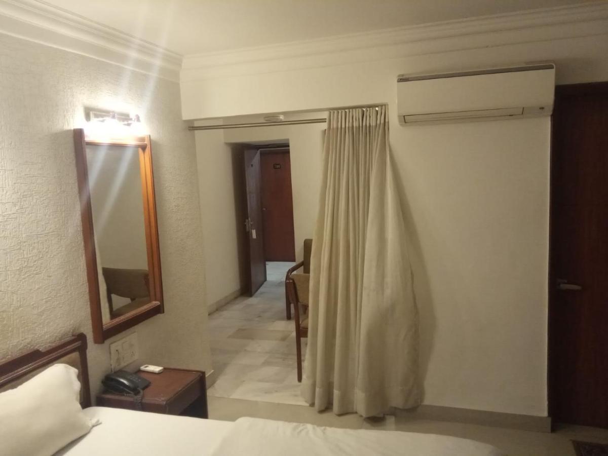 Hotel Apex Ahmedabad Buitenkant foto