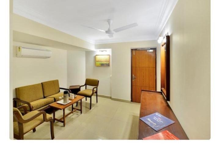 Hotel Apex Ahmedabad Buitenkant foto