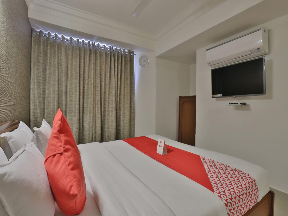 Hotel Apex Ahmedabad Buitenkant foto